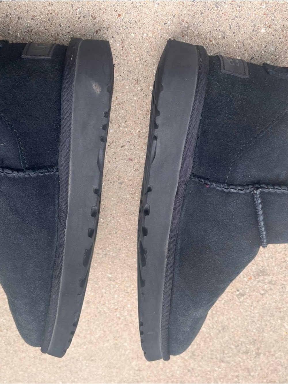 UGG Classic Ultra Mini Ankle Boots Black Suede Sheepskin Womens Size 8 EU39 Cozy - Picture 12 of 13